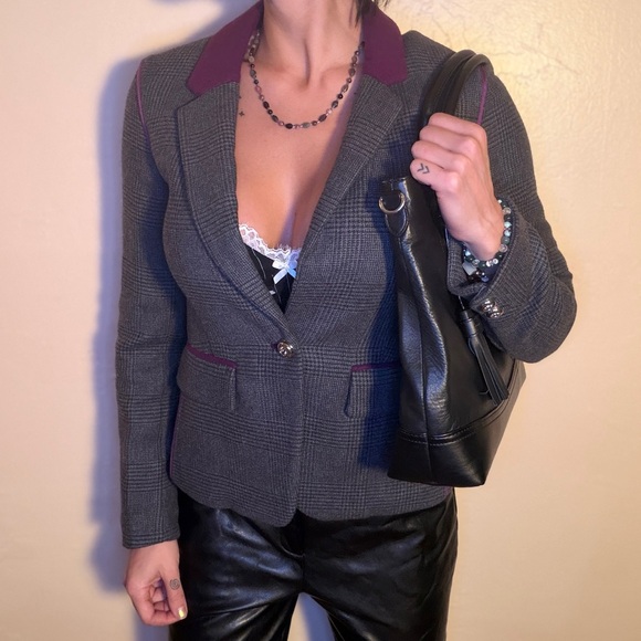 Elegant Tignanello Genuine Leather Black Tote Bag - Picture 6 of 6